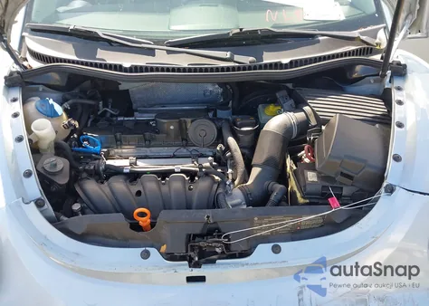 2009 Volkswagen New Beetle 2.5L from USA, damaged, VIN 3VWRW31C39M514352